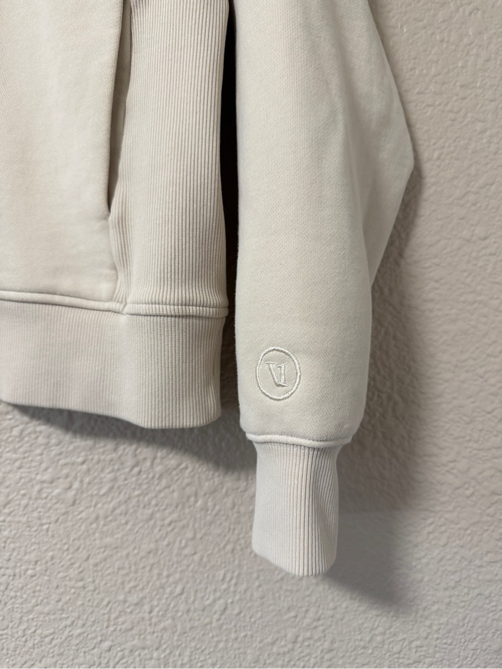 Vuori Sedona Rib Half Zip Sweatshirt  Athleisure Effortless Chic Cropped S White - Picture 6 of 9